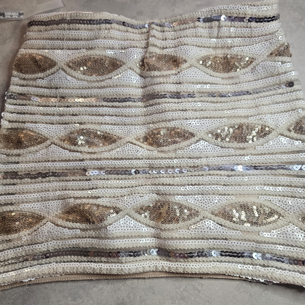 ENGLISH ROSE SEQUIN MINI SKIRT SIZE SMALL
